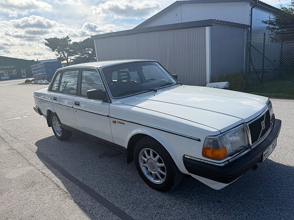 Volvo 244 5 of 30
