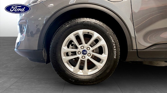 Ford Kuga 9 of 12