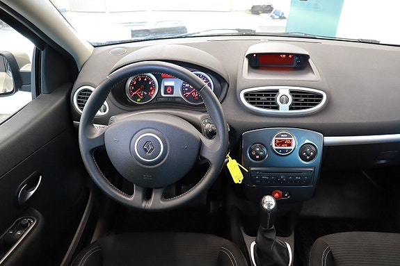 Renault Clio 6 of 10