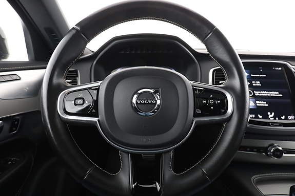 Volvo XC90 19 of 30