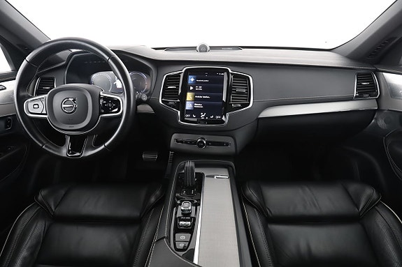 Volvo XC90 13 of 30