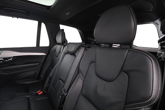 Volvo XC90 15 of 30