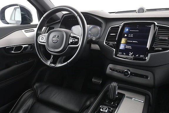 Volvo XC90 14 of 30