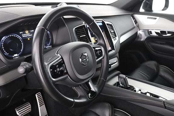 Volvo XC90 12 of 30