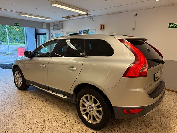 Volvo XC60 3 of 18