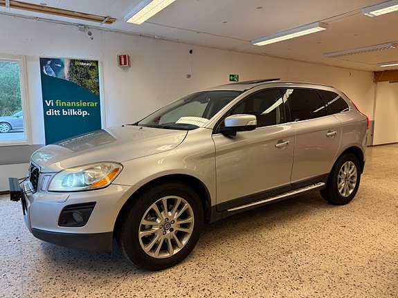 Volvo XC60 2 of 18