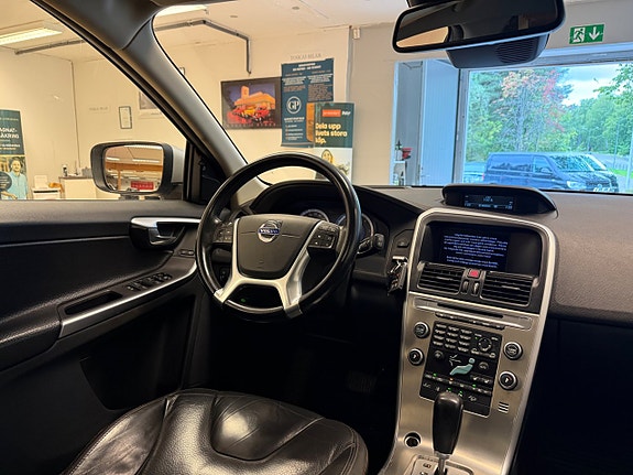 Volvo XC60 9 of 18