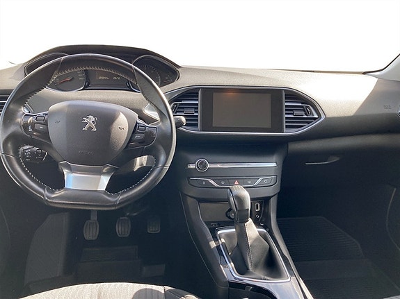 Peugeot 308 SW 6 of 15