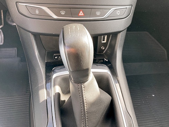 Peugeot 308 SW 10 of 15