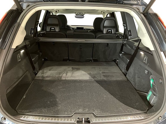 Volvo XC90 14 of 16