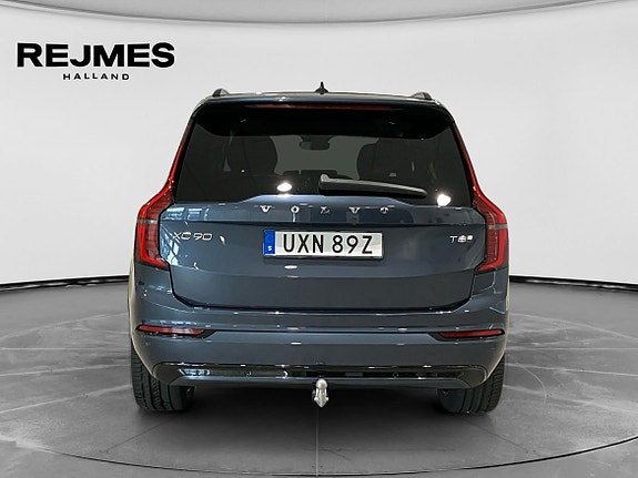 Volvo XC90 8 of 16