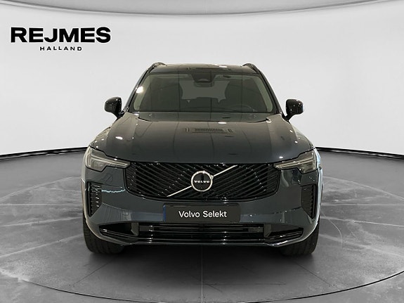 Volvo XC90 9 of 16