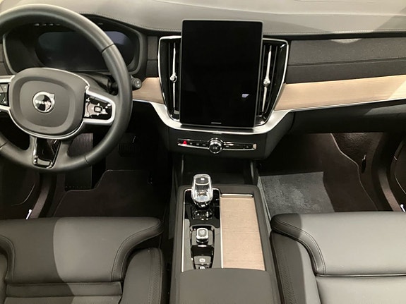 Volvo XC90 13 of 16