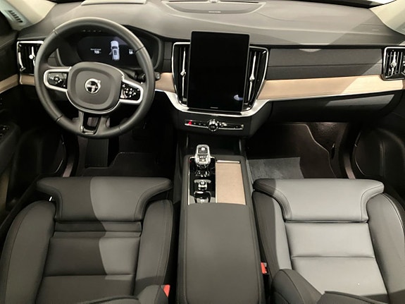 Volvo XC90 6 of 16