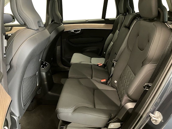 Volvo XC90 7 of 16