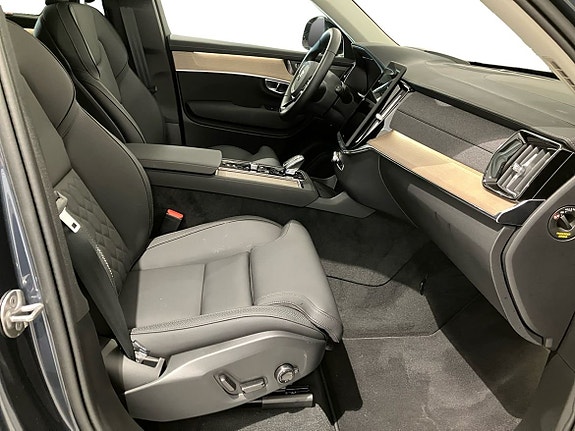 Volvo XC90 5 of 16