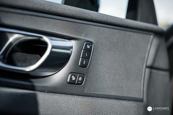 Volvo XC60 4 of 14