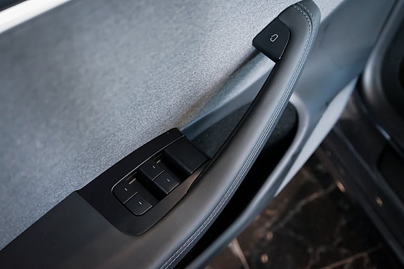 Tesla Model 3 25 of 27