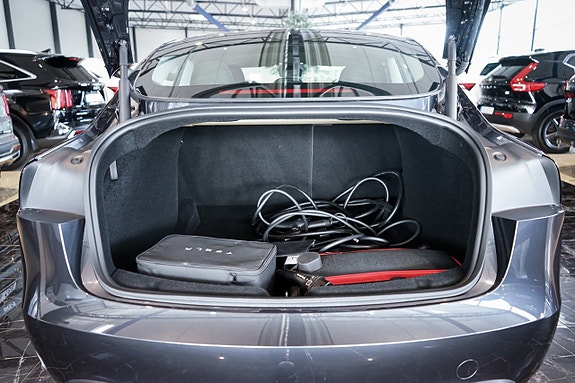 Tesla Model 3 27 of 27