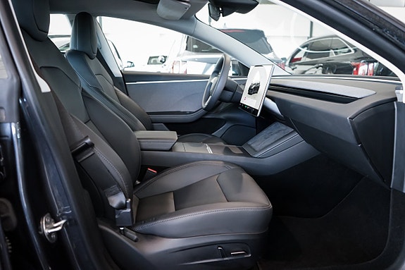 Tesla Model 3 24 of 27
