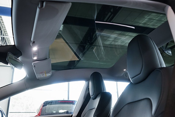 Tesla Model 3 22 of 27