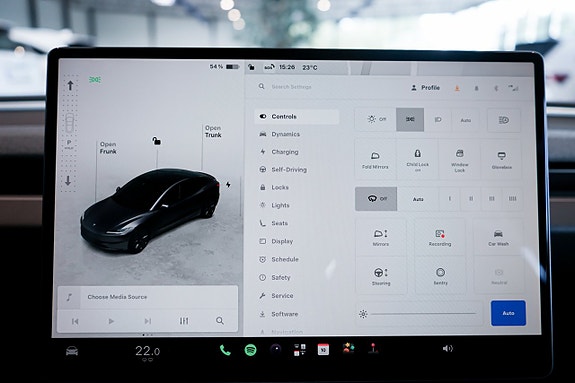Tesla Model 3 12 of 27