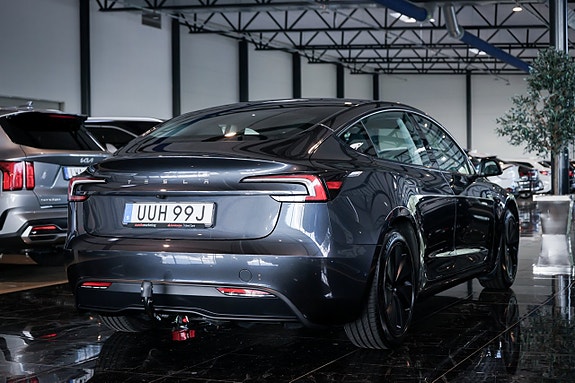 Tesla Model 3 5 of 27