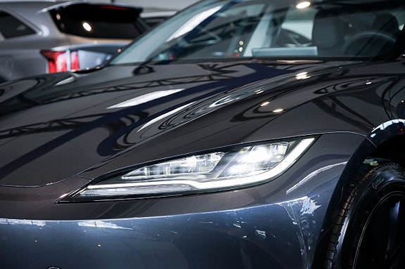 Tesla Model 3 4 of 27