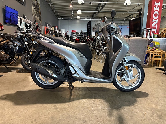 Honda SH150A #Endast 875 mil# 2 of 12