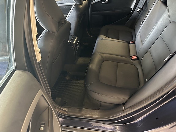 Volvo V70 18 of 22