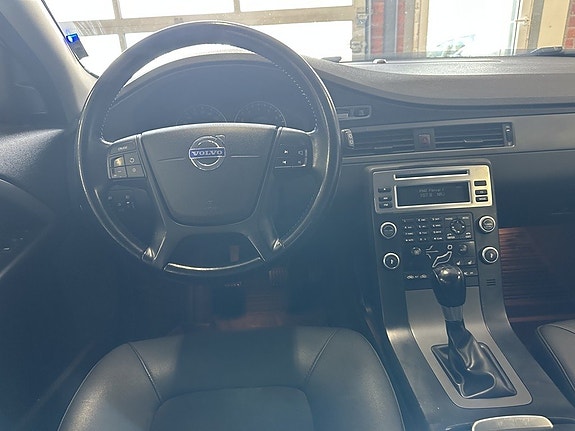 Volvo V70 10 of 22