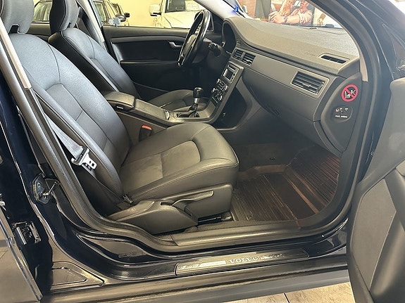 Volvo V70 16 of 22