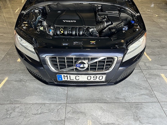 Volvo V70 12 of 22