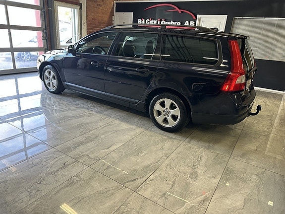 Volvo V70 4 of 22
