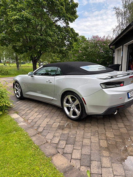 Chevrolet Camaro 2 of 8