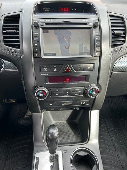 Kia Sorento 12 of 20