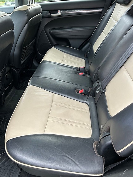 Kia Sorento 10 of 20
