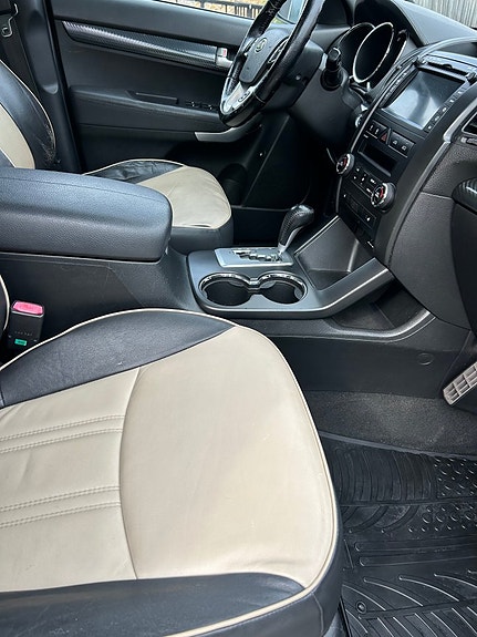 Kia Sorento 9 of 20