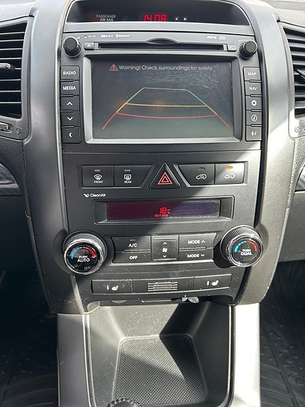 Kia Sorento 13 of 20