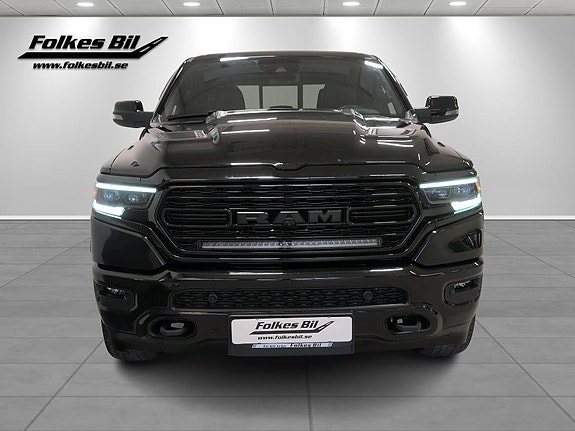 Dodge RAM 1500 2 of 18