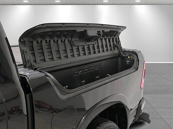 Dodge RAM 1500 15 of 18