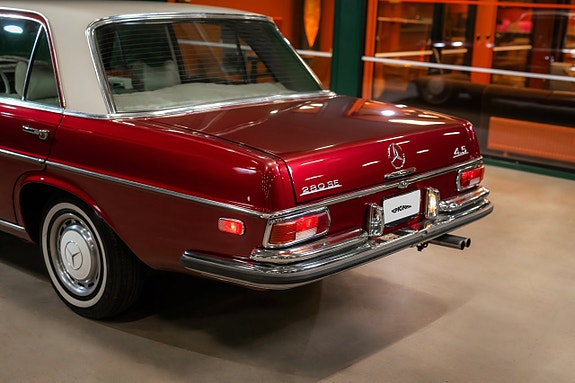 Mercedes-Benz W108/W109 4 of 20