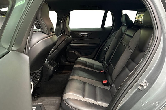 Volvo V60 13 of 28