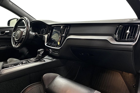 Volvo V60 14 of 28
