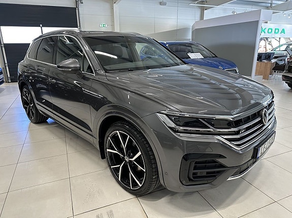 Volkswagen Touareg 2 of 10