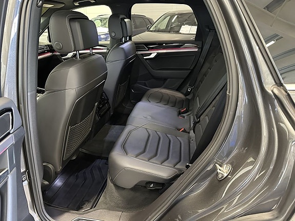 Volkswagen Touareg 5 of 10