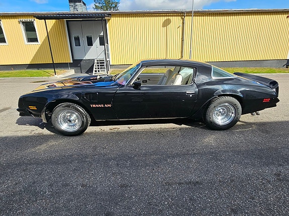 Pontiac Firebird 11 of 16