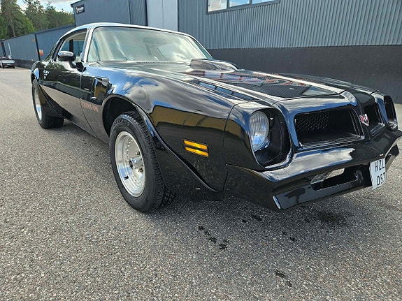 Pontiac Firebird 5 of 16