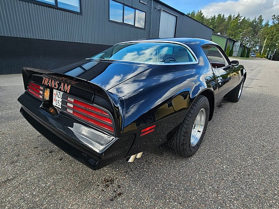 Pontiac Firebird 8 of 16