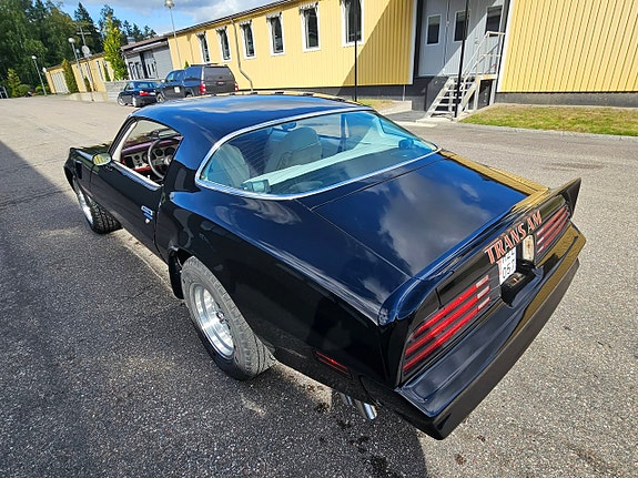Pontiac Firebird 10 of 16